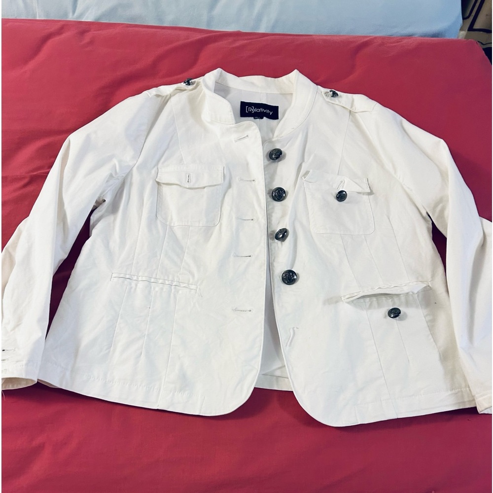 White jacket - Picture 4 of 4